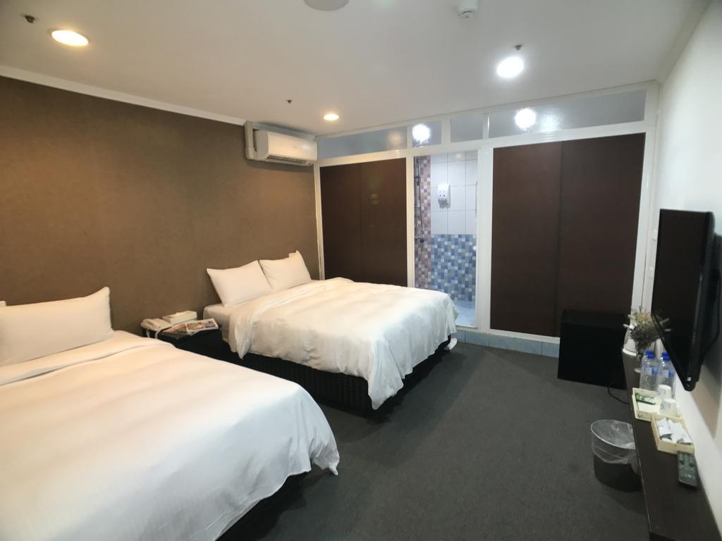 Chang Ti Metropolis Commercial Hotel Zhongli Exterior photo